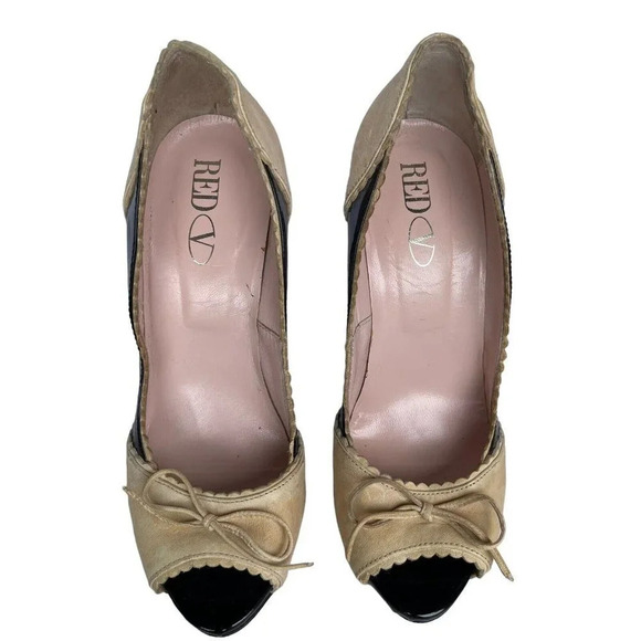 RED VALENTINO Heel Pump Size 37 Dusty Beige Black Patent Peep Toe Bow Shoes - Picture 2 of 7